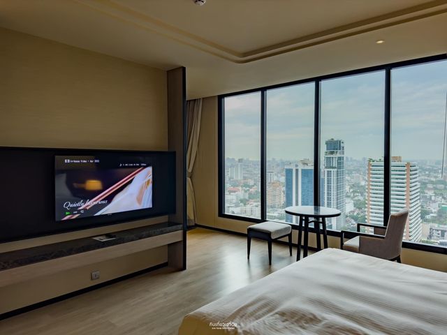 โรงแรมหรู สระสวย เปิดใหม่ ย่านทองหล่อ🌆