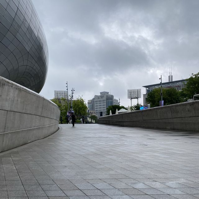 東大門｜藝術與創興的結合📍DDP設計廣場📍