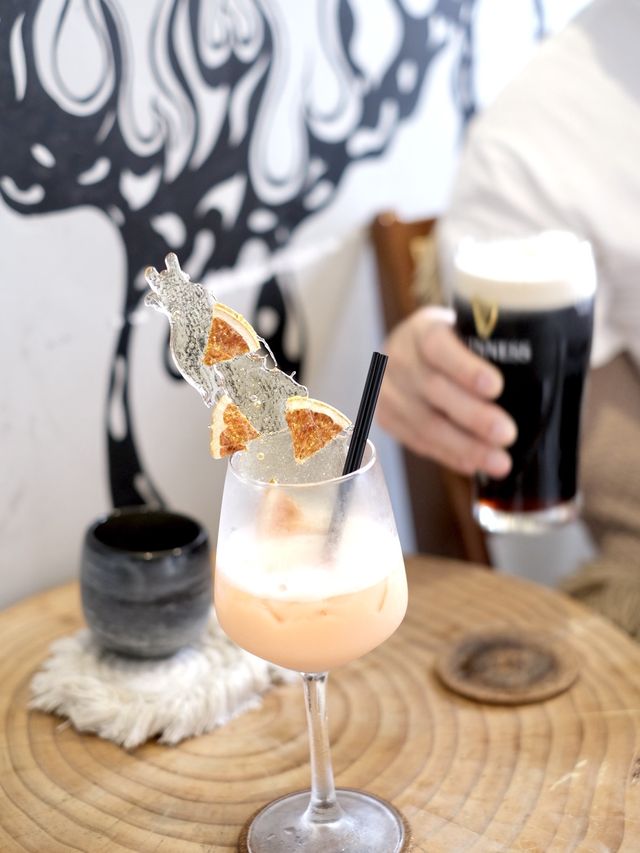 深水埗｜滿有藝術氣息兩層高酒吧餐廳