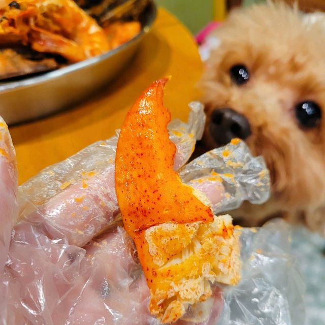 木系溫馨pet friendly餐廳必食香噴噴手搖海鮮拼盤 木系溫馨pet friendly餐廳必食香噴噴手搖海鮮拼盤