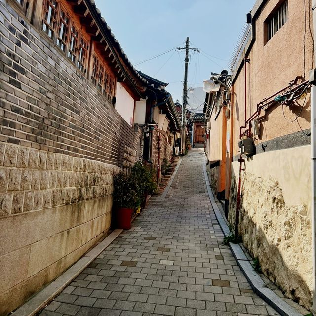 The Cultural Bukchon Hanok Village 🏡