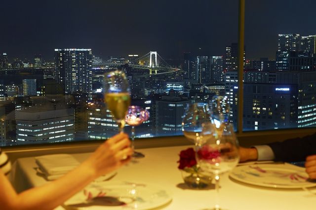 東京の大パノラマを一望しながらのお食事を