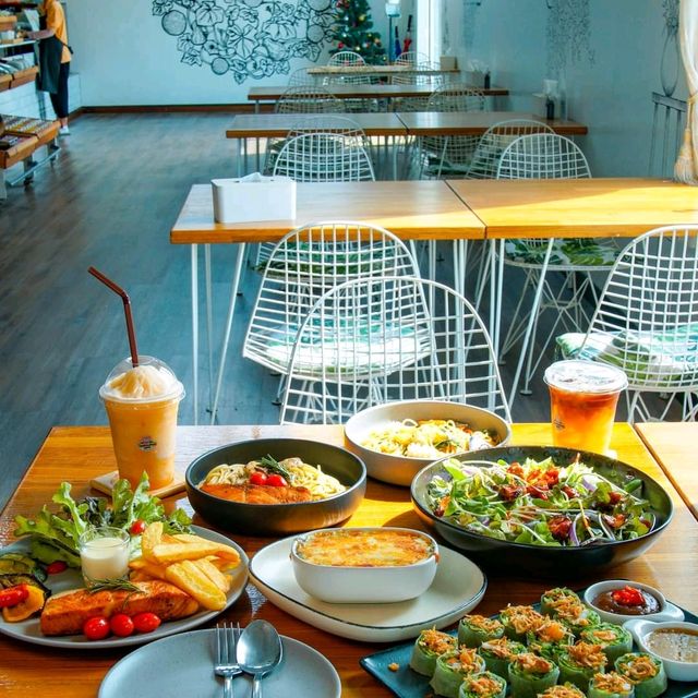 ไร่เหมือนจันทร์ คาเฟ่แนวฟาร์ม เลียบคลองทวีวัฒนา