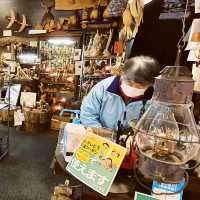 北海道阿寒湖商店街的手工木雕小店