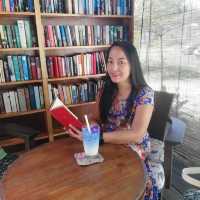 booktree library & café