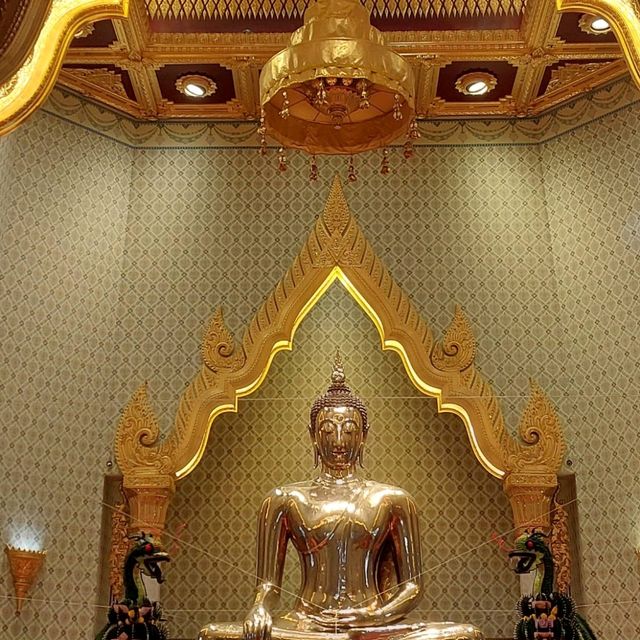✨️วัดไตรมิตรวิทยารามวรวิหาร