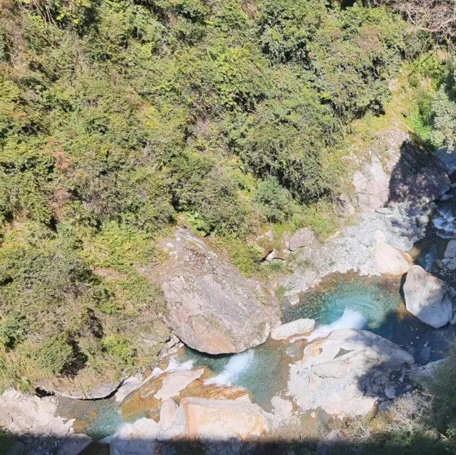 太魯閣華祿溪，青山綠水風光無限。