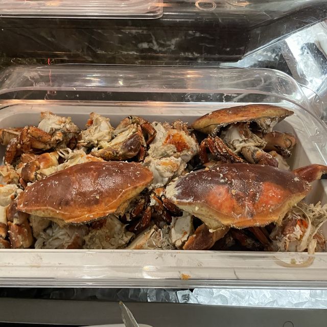 迪士尼酒店自助餐的日與夜