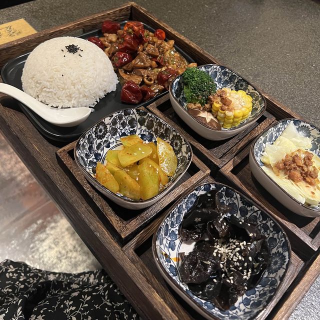 尖沙咀海景台灣料理👍🏻 寬巷子