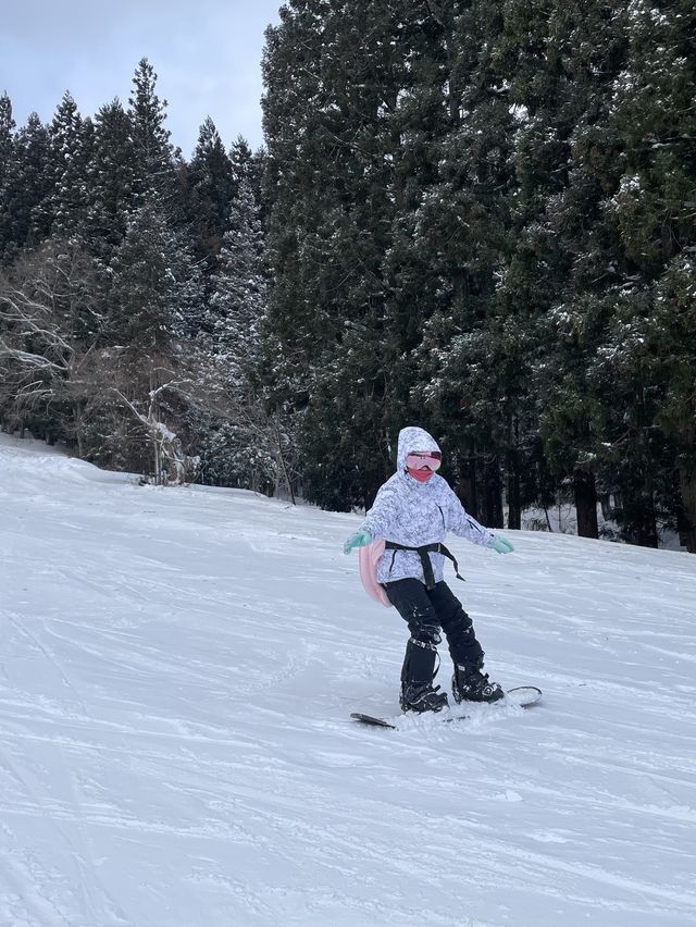 野澤百年溫泉小鎮滑雪