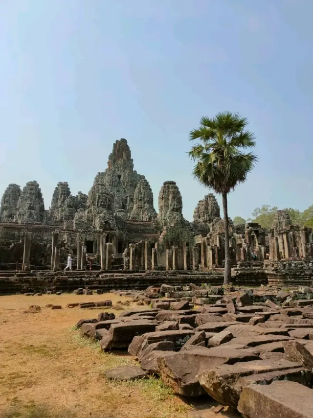 ✨ Exploring the Ruins of Bayon Temple