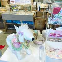 Woof & Magic shop , restaurant & cafe !