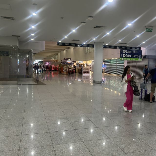 ニノイアキノ空港