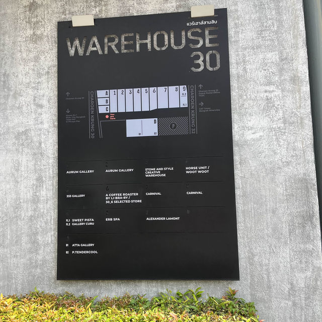 Bangkok Warehouse 30 - chic art galleries 