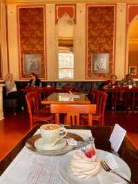【プラハ🇨🇿】カフカも愛したプラハの老舗カフェ☕Café Louvre
