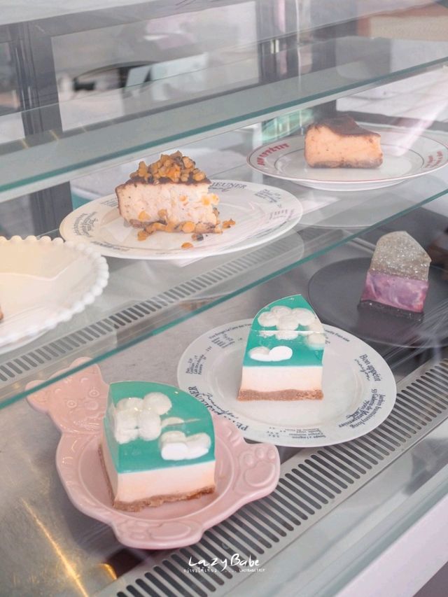 คาเฟ่ลับ เค้กอร่อย สไตล์ Modern French-Korean