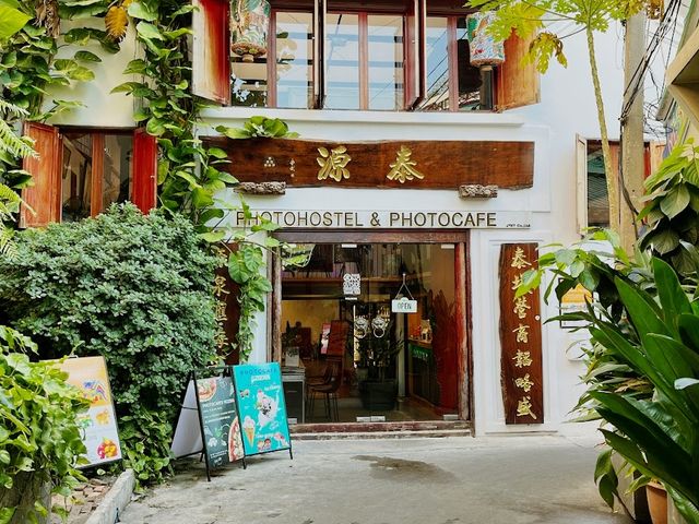 曼谷老城區泰源大樓青年旅館和咖啡廳，適合攝影和文化愛好者