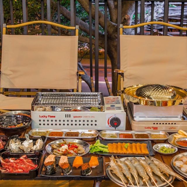 บุฟเฟ่ต์หมูกระทะบนดาดฟ้ามีอาหารทะเลดอง