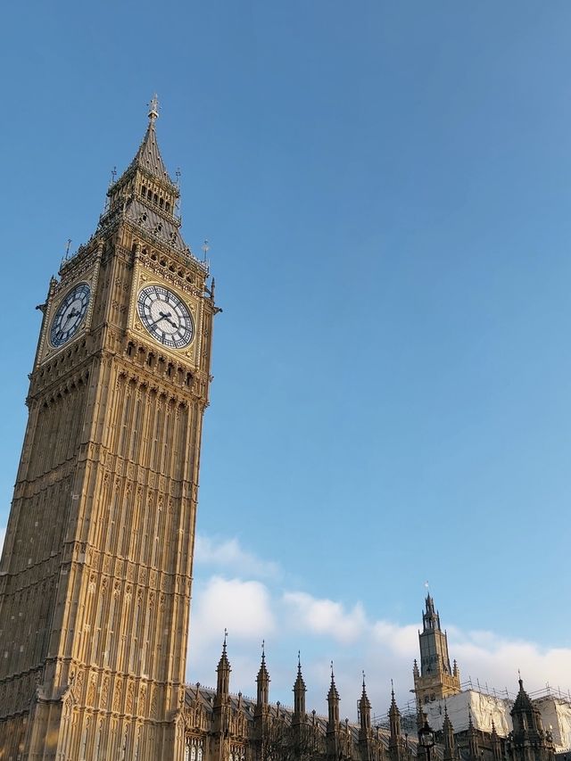 World's famous clock - Big Ben! 🇬🇧 