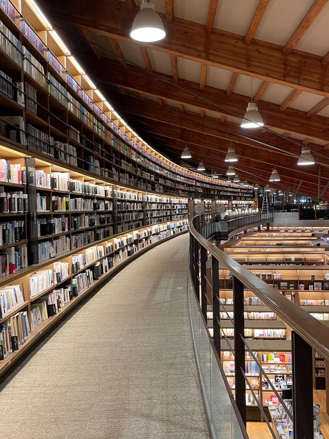 연간 100만명이 찾는 다케오시립도서관📚