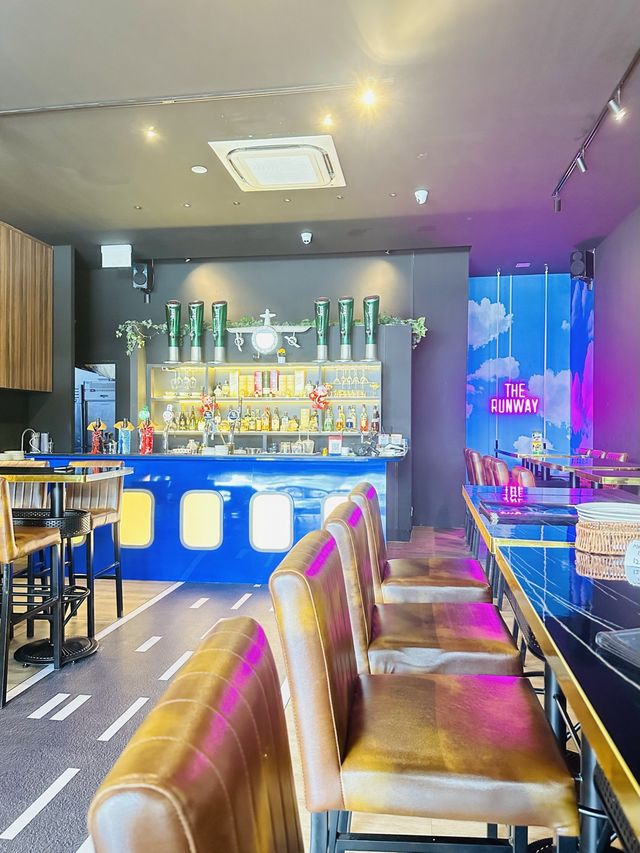 Hidden Gem Cafe & Bar…⭐️The Runway⭐️