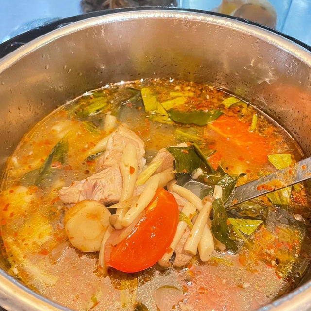 บัฟเฟต์มื้อกลางวันโรงแรมแถวห้วยขวาง 