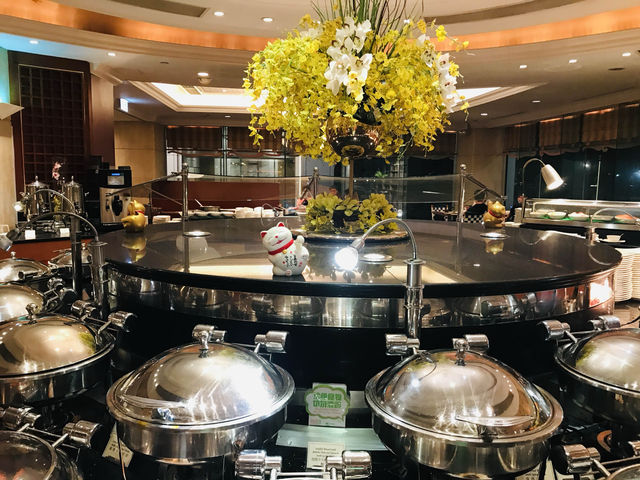 伏唔伏？$1,600假日市區2人海景房+自助晚餐+早餐😝