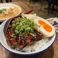 「幸屋」：正宗日式拉麵，鰻魚燒份量足夠