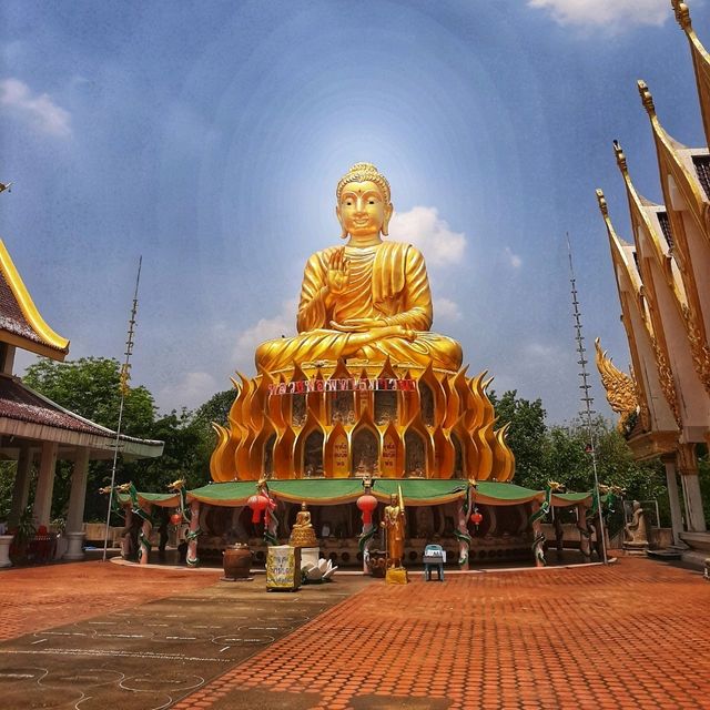 วัดสามพราน ชมพญามังกรตะกายฟ้า