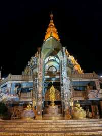 แลนด์มาร์คเขาค้อ 📍วัดพระธาตุผาซ่อนแก้ว(ยามค่ำ)
