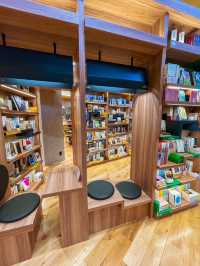 【福井】敦賀駅前にあるフォトジェニックな本屋さん