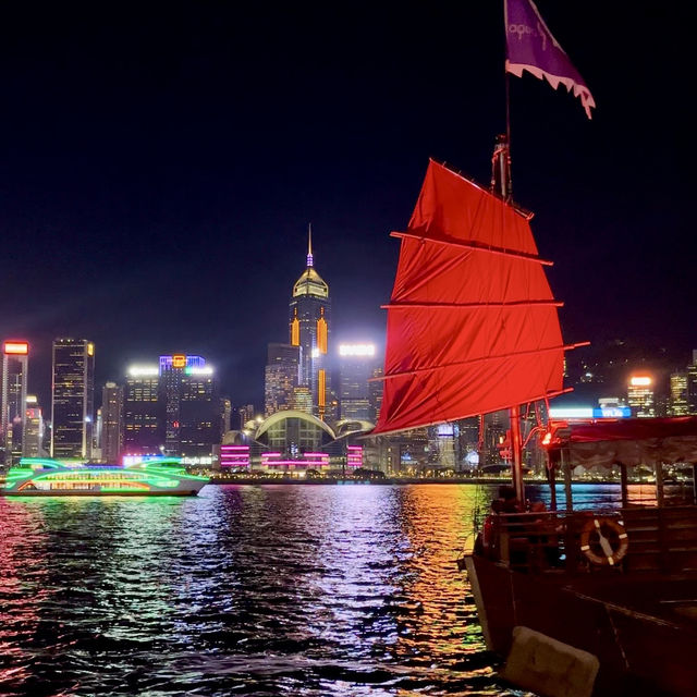 🏮 Dive into the Night: The Ultimate Temple Street Experience in Mong Kok! 🏮 