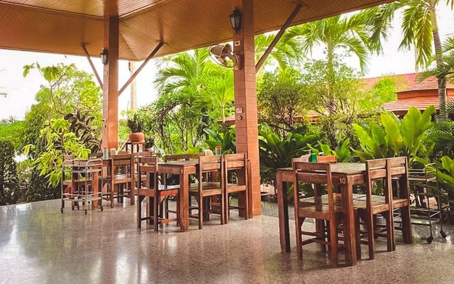 ร้านส้มตำ อีสานคลาสสิค แม่กลอง