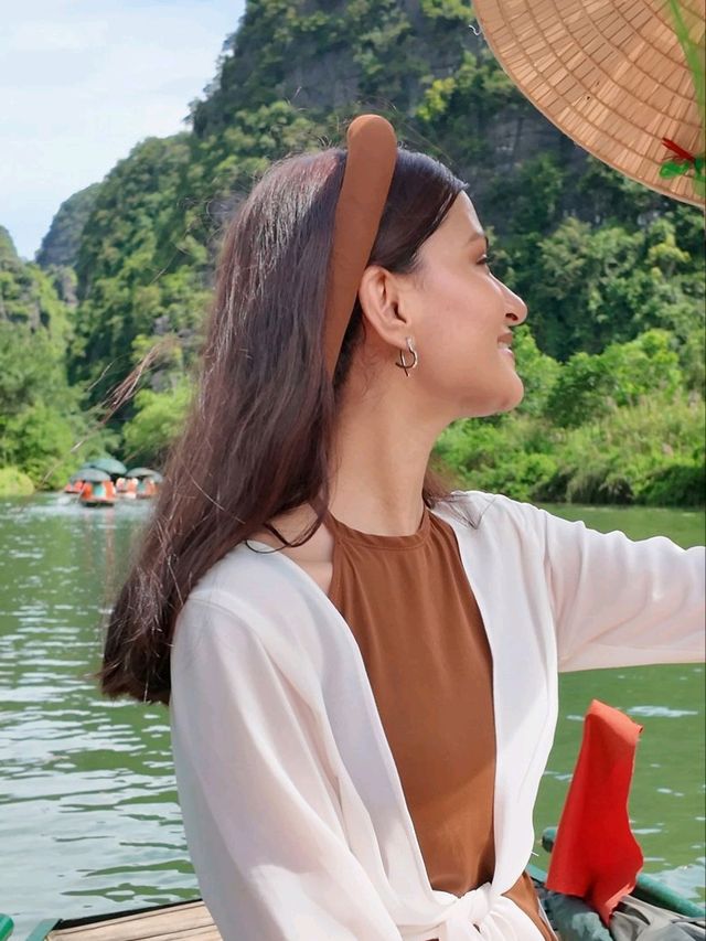 **🇻🇳 Discover Vietnam: Where Beauty Meets Culture 🌿