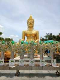 ไหว้พระใหญ่ เขาพระตำหนัก