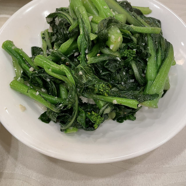 酒樓有很多抵食孖寶