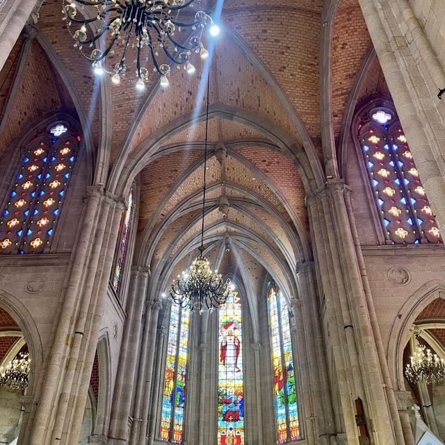 Sacred Heart Cathedral – A Gothic Masterpiece