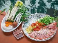 คาเฟ่พัทยา ในร่องสวนริมน้ำ