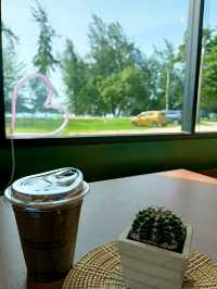 คาเฟ่ลับในค่ายติดทะเล