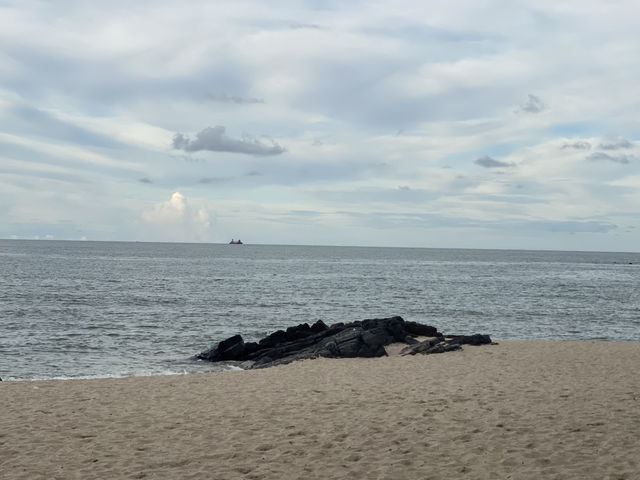 หาดสมิหลาตรึงใจ สงขลา