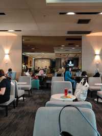 พาไปเปิดประสบการณ์นั่ง Miracle Lounge 