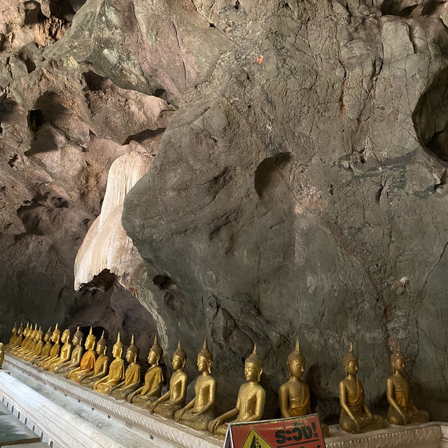 เที่ยวัดถ้ำเขาหลวง สวยงามเหมือนมีมนต์ขลัง🛕