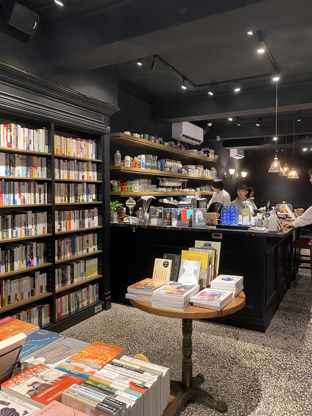 《春秋書店》—靜謐的閱讀時光