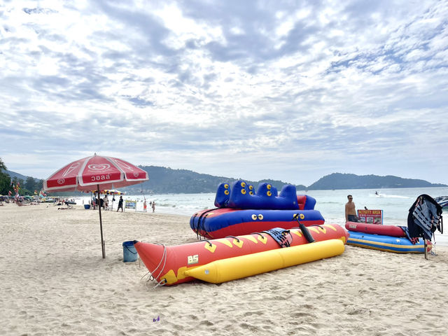 “หาดป่าตอง” ชายหาดที่ไม่เคยหลับใหล จ.ภูเก็ต