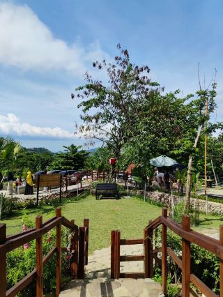 綿羊山丘景觀餐廳 (Wisata Bukit Domba) 之旅