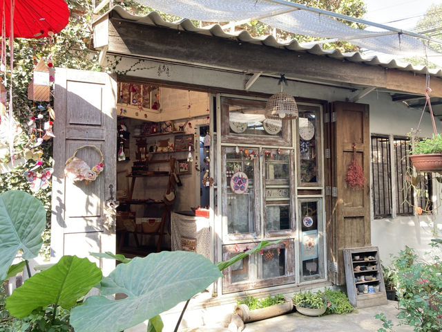 ‘บ้านข้างวัด’ ที่เที่ยวชิค ๆเชียงใหม่
