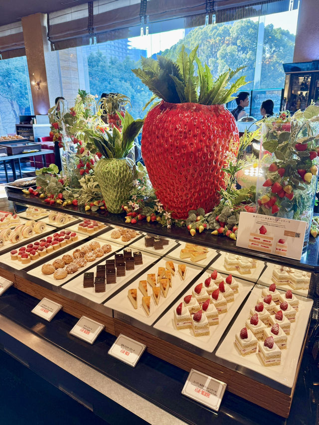 A Sweet & Savory Escape at Hotel New Otani's Garden Lounge