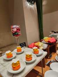 นบุฟเฟ่มื้อค่ำที่ห้องอาหาร The Dining Room