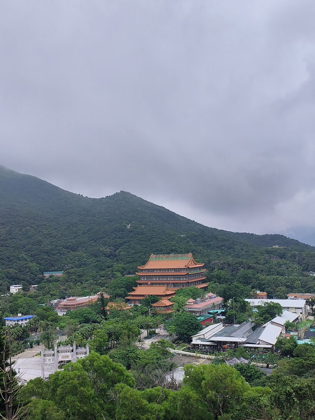 Exploring Hong Kong’s Iconic Tian Tan Buddha (天壇大佛) 🏯🚠
