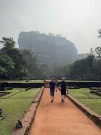 Walking up the Sirigiya rock fortress 